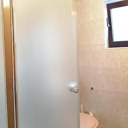 Apartment In With Terrace, Air Conditioning, Wifi, Washing Machine 4982-6 Funtana